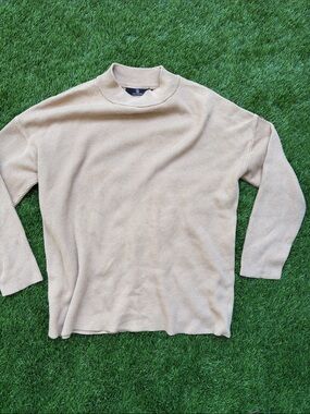 Cream Ribbed Crewneck Sweater size small cozy cold fall autumn